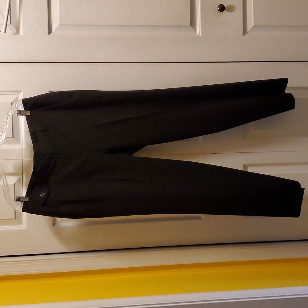 Classy Larry Levine Stetch Dress Pants